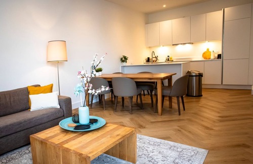 Bussum Apartment | Luxurious and tastefully furnished apartment in heart of Bussum
