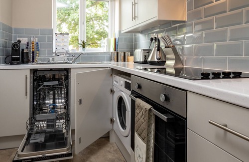 Barnt Green Apartment | Luxurious Apartment - Close to the NEC & Airport