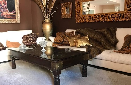 La Seu Apartment | Luxurious apartment in downtown area