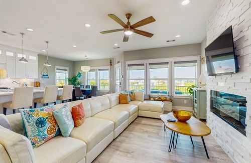Indian Beach House | Luxurious beach house with outdoor dining and elegant design - steps to beach