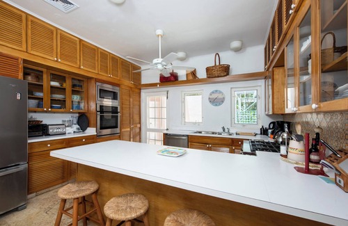 Savannah Sound House | Luxurious Beachfront Estate w/Pool on Windermere. Club, Tennis, Pickleball