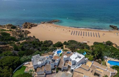 Areias de Sao Joao Villa | Luxurious BEACHFRONT VILLA de la PLAGE with private beach acces