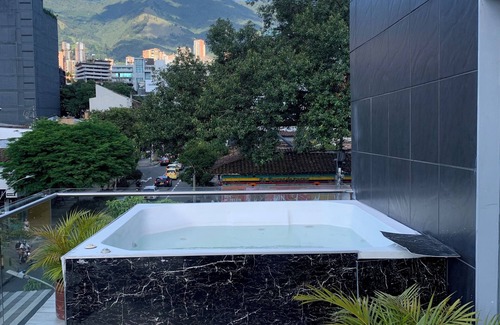 Zona Rosa Apartment | Luxurious Building18bedrooms, @poblado ,