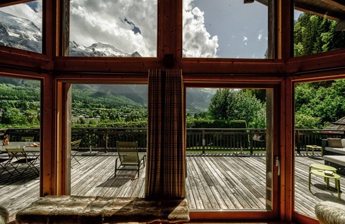 Chamonix-Mont-Blanc Ski Chalet | Luxurious Chalet with Panoramic Views & Hot Tub