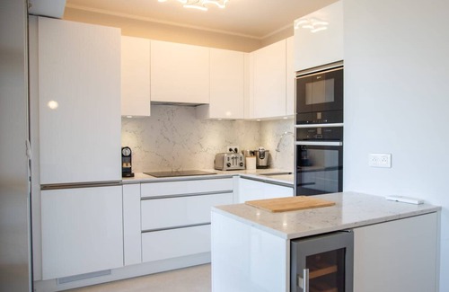 La Croix des Gardes Apartment | Luxurious Cannes partment, SEA VIEW And INFINITY SWIMMING POOL