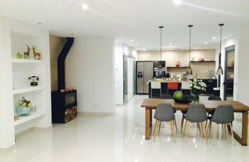 Casalinho Villa | Luxurious Casa Marcelo on Silver Coast, Heated Swimming Pool, Walk to Beach