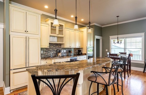 Buechel House | Luxurious Corporate/Derby Rental