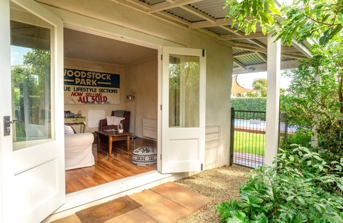 Stoke Cottage | Luxurious Cottage with Private Swimming Pool