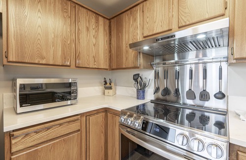 Rockaway Beach House | Luxurious & Cozy Oceanfront Home 50 steps to Beach w/Spectacular Ocean views!