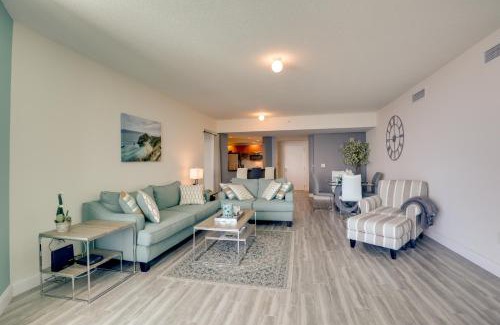 Kingston Apartment | Luxurious Daytona Beach Condo with Resort Amenities!
