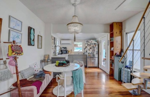 Crescent Heights House | Luxurious Downtown Pool Retreat - St. Petersburg - Pets Welcome