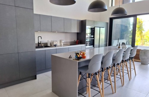 Pointe aux Canonniers Apartment | Luxurious duplex with sea view near the beach
