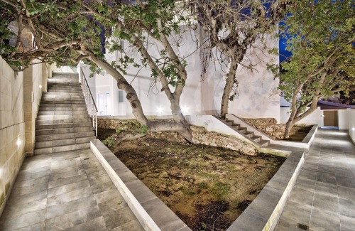 Santa Maria Estate Villa | Luxurious Elegant Villa with Impressive Sauna&Pool