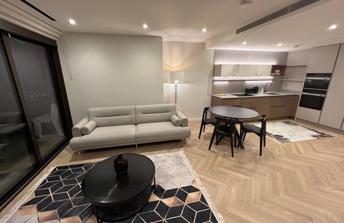 Parsons Green and Walham Apartment | Luxurious Entire Family Apartment in Chelsea