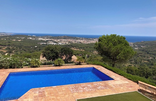 Sant Feliu de Guixols Villa | Luxurious villa with Spectaculair sea and bay view sleeps 8