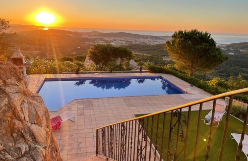 Sant Feliu de Guixols Villa | Luxurious villa with Spectaculair sea and bay view sleeps 8