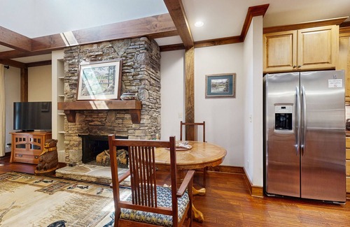 Firefly Cove Condo | Luxurious escape in the heart of Lake Lure with Wifi and Private Porch