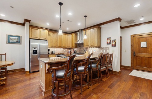 Firefly Cove Condo | Luxurious escape in the heart of Lake Lure with Wifi and Private Porch