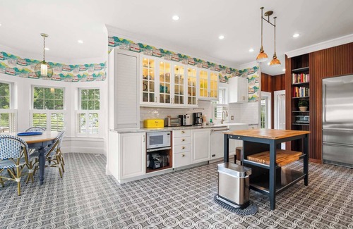 West Harwich House | Luxurious Estate, Private Heated pool!