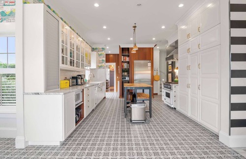 West Harwich House | Luxurious Estate, Private Heated pool!