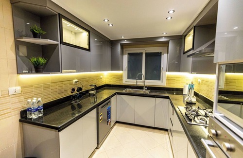 Heliopolis Apartment | Luxurious Family 5BR Pool View Near Airport!
