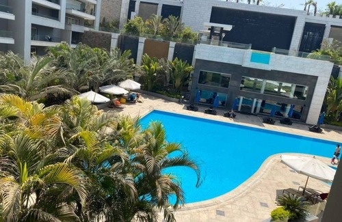 Heliopolis Apartment | Luxurious Family 5BR Pool View Near Airport!