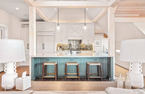 Tyringham House | Luxurious, Family Friendly, Nature Retreat at Meadows Edge!