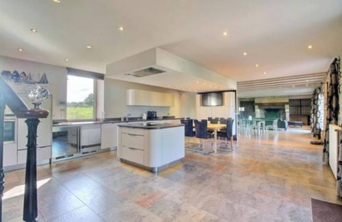 Baden Villa | Luxurious farmhouse with heated swimming pool May-September, close to the sea and Vannes