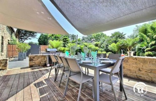 Baden Villa | Luxurious farmhouse with heated swimming pool May-September, close to the sea and Vannes