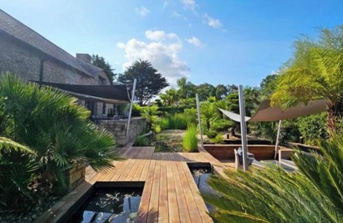 Baden Villa | Luxurious farmhouse with heated swimming pool May-September, close to the sea and Vannes