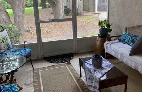 Gainesville House | Luxurious fully furnished 3-3.5 townhouse in❤️ of Gainesville. 1.2 ml from UF!
