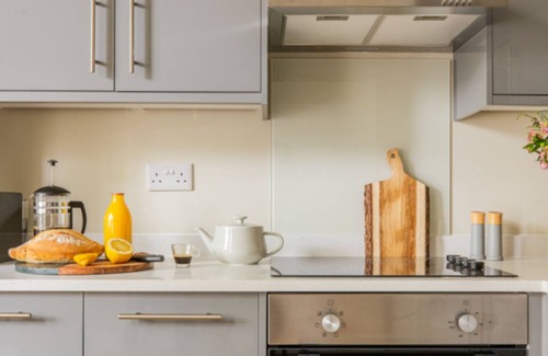 Adamsdown Apartment | Luxurious Ground Floor Flat in Cardiff City Centre