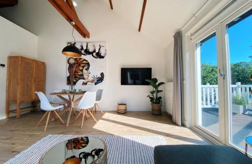 Wassenaar Apartment | Luxurious historical Loft close to the beach!