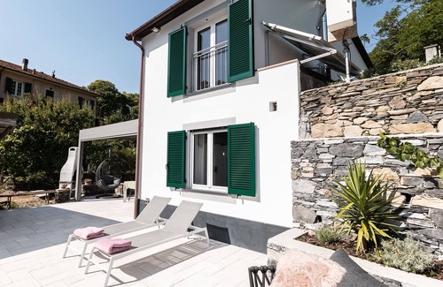 Cavi House | Luxurious holiday home with garden - 5 minutes walk to the beach