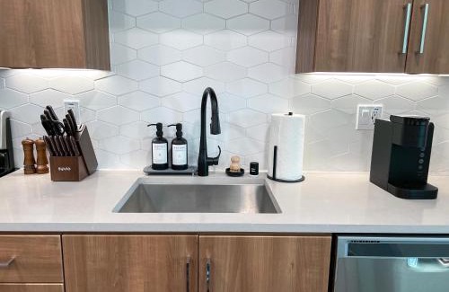 Hollywood Apartment | Luxurious Hollywood Home City View - Free Parking 10mins to Universal Studios
