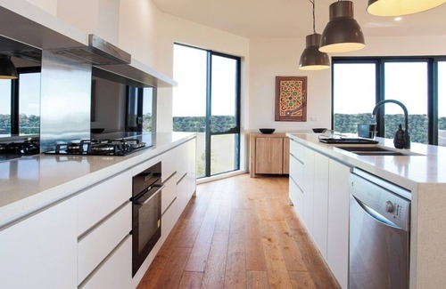Fingal House | Luxurious Home at Moonah Links Golf Resort