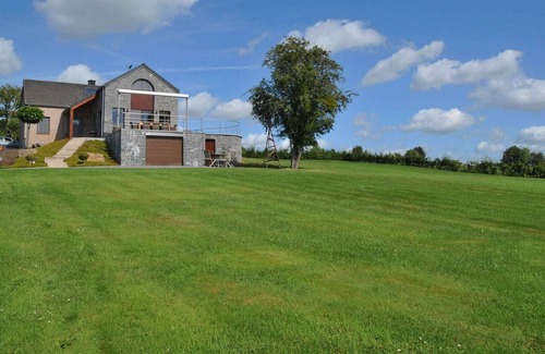 Somme-Leuze House | Luxurious home with a beautiful view over the valley of the Somme.