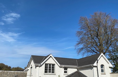 Baltray House | Luxurious home with stunning views of the countryside and the Boyne River.