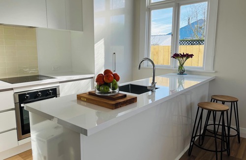 Saint Kilda House | Luxurious House Next to St Clair Beach