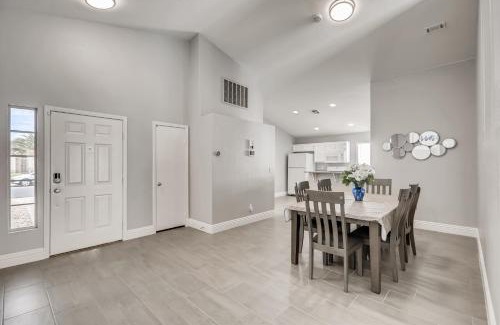 North Las Vegas House | Luxurious House With A Pool, Spa, and Patio, Sleeps 6 Comfortably