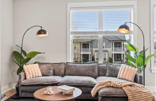 Charlotte Apartment | Luxurious King 3BR Suite in Waverly Charlotte!