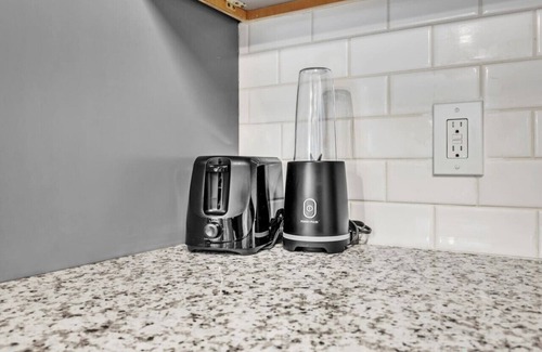 Hayes Apartment | Luxurious King 3BR Suite—Mins to Downtown Durham!