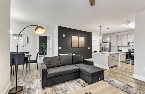 Hayes Apartment | Luxurious King 3BR Suite—Mins to Downtown Durham!