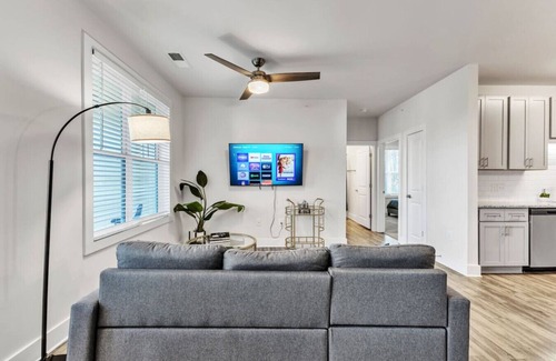 Hayes Apartment | Luxurious King 3BR Suite—Mins to Downtown Durham!