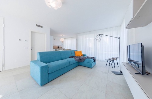 Manerba del Garda Villa | Luxurious Lake Garda Villa | I Tesori di Minerva - Villa D | 3 Bedrooms |.