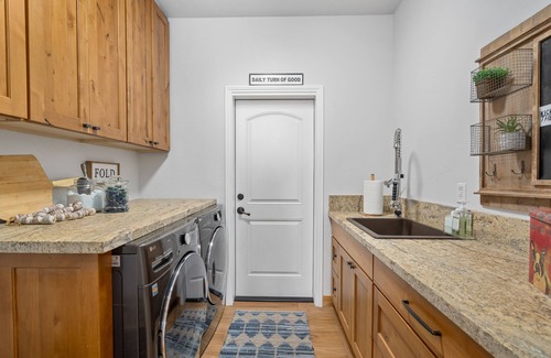 Val Vista Lakes House | Luxurious Lake House | Full Amenities, Pool + Lake