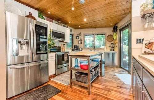Lake Norman of Catawba House | Luxurious Lake Norman Lakehouse w/Boat Dock & Ramp