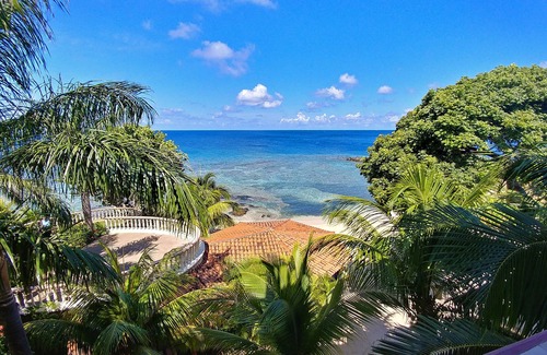 Lighthouse Estates Villa | Luxurious Large Oceanfront Villa on Private Beach with Amazing Views