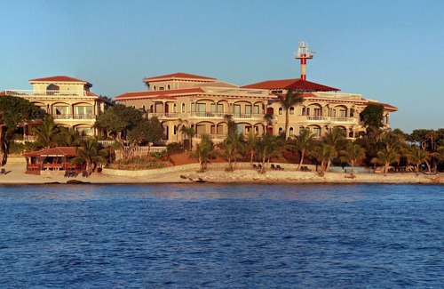 Lighthouse Estates Villa | Luxurious Large Oceanfront Villa on Private Beach with Amazing Views
