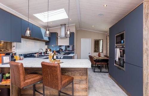 Inverurie Ski Chalet | Luxurious Lodge, perfect for couples or familes, sleeping four people.